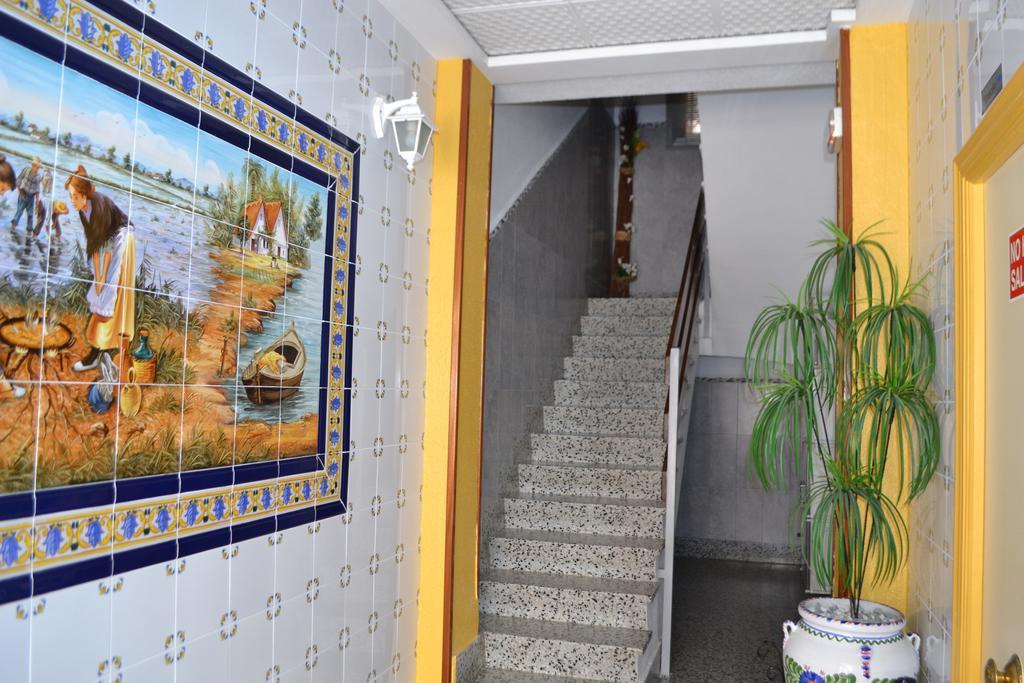 Hostal La Pilarica Paterna Εξωτερικό φωτογραφία