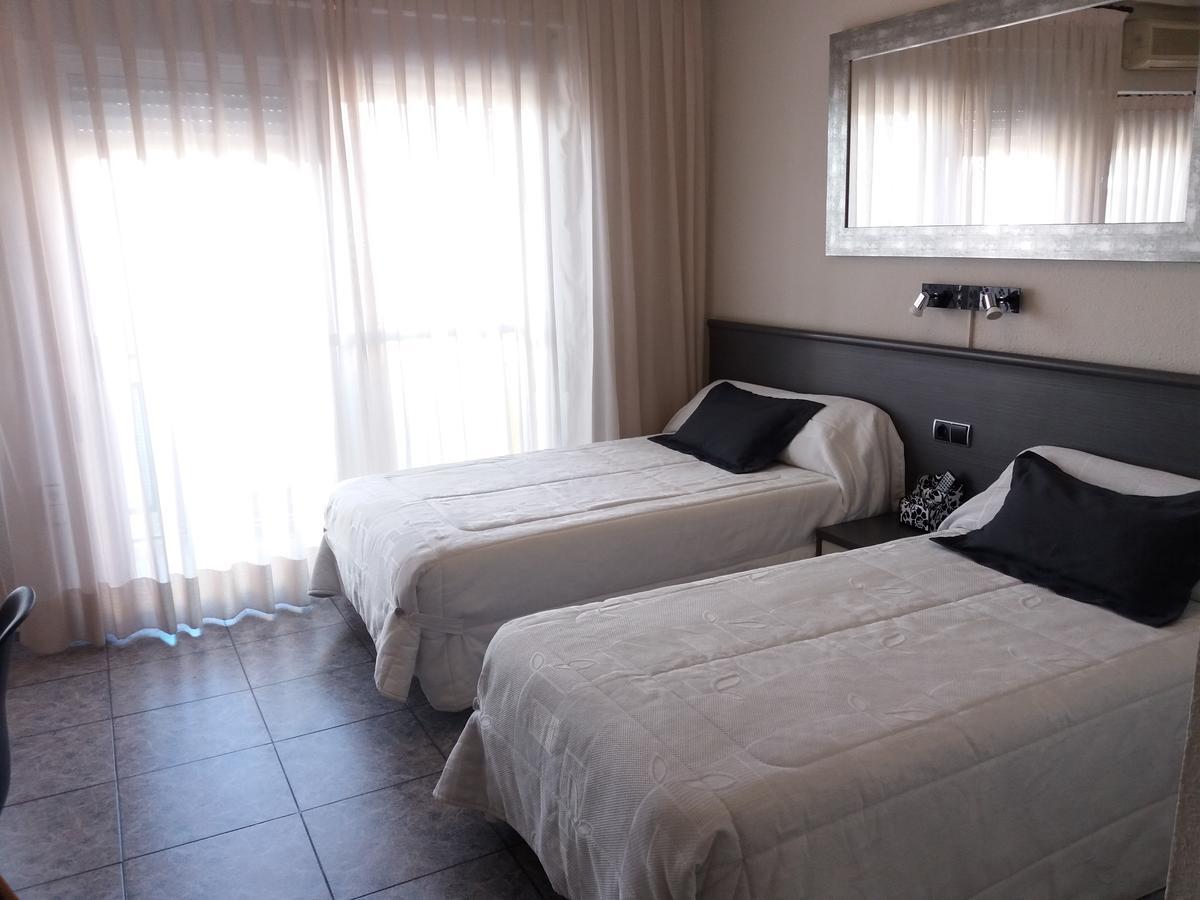 Hostal La Pilarica Paterna Εξωτερικό φωτογραφία