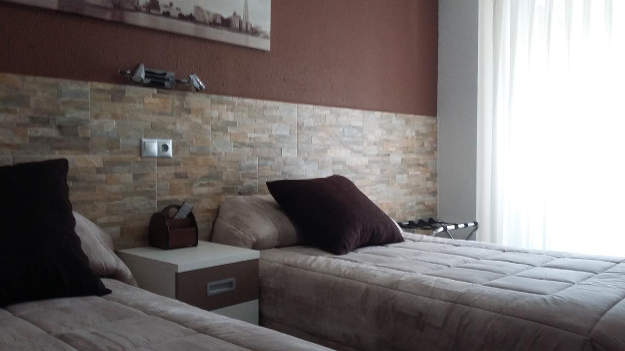 Hostal La Pilarica Paterna Εξωτερικό φωτογραφία