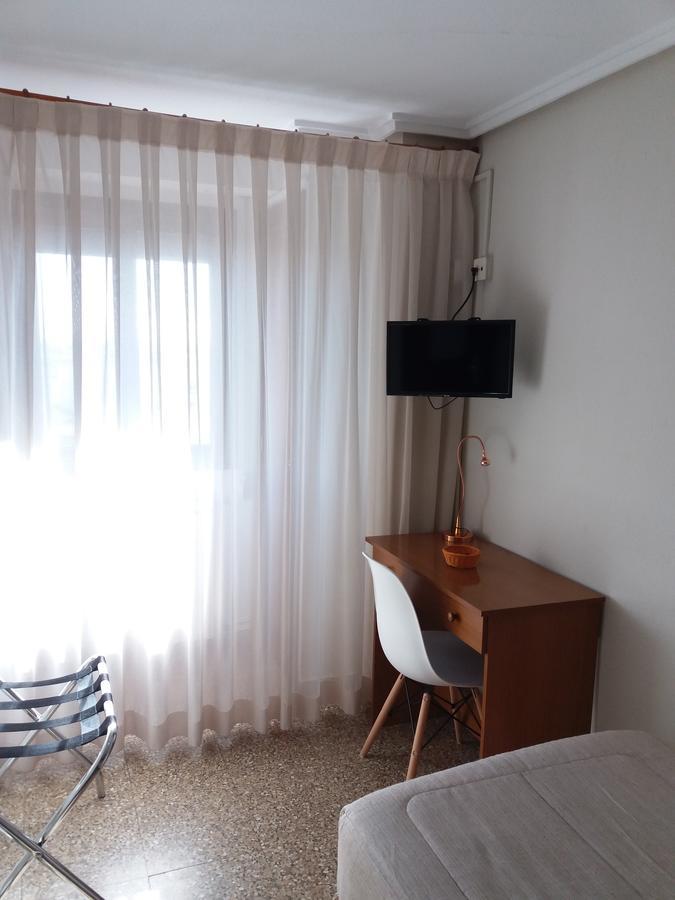 Hostal La Pilarica Paterna Εξωτερικό φωτογραφία