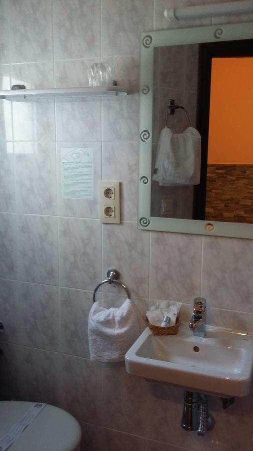 Hostal La Pilarica Paterna Εξωτερικό φωτογραφία