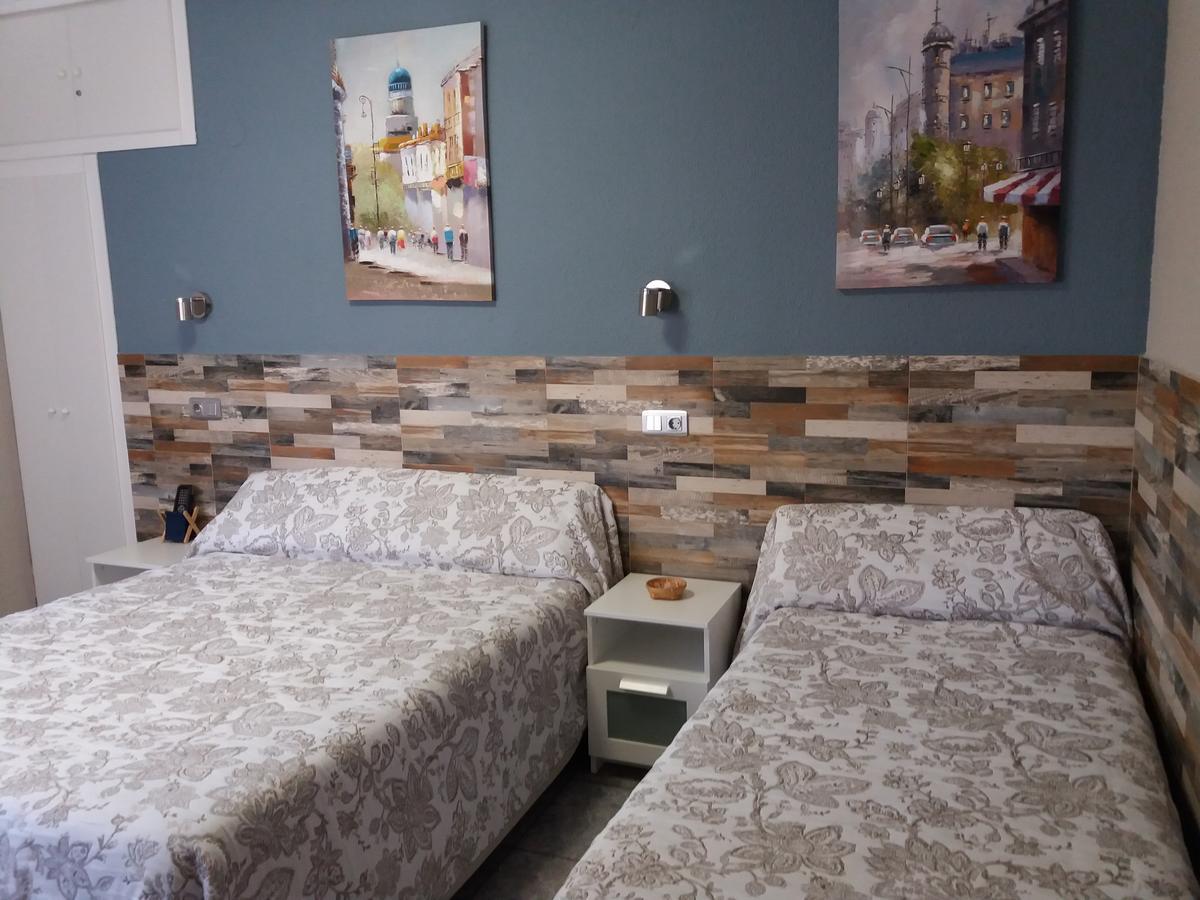 Hostal La Pilarica Paterna Εξωτερικό φωτογραφία