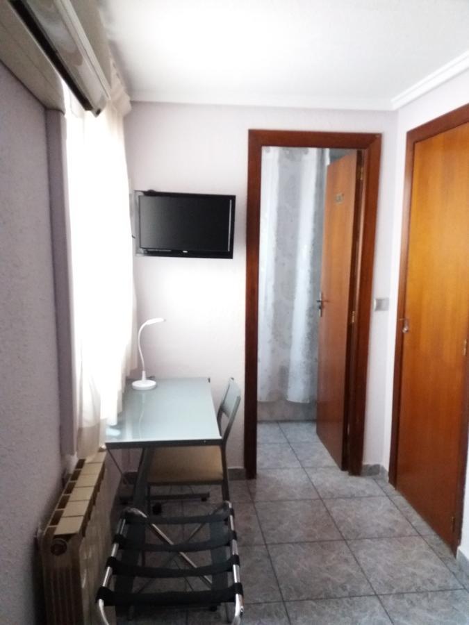 Hostal La Pilarica Paterna Εξωτερικό φωτογραφία