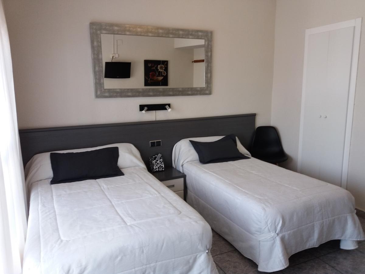 Hostal La Pilarica Paterna Εξωτερικό φωτογραφία