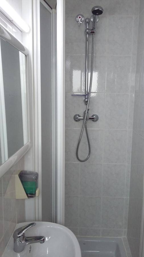 Hostal La Pilarica Paterna Εξωτερικό φωτογραφία