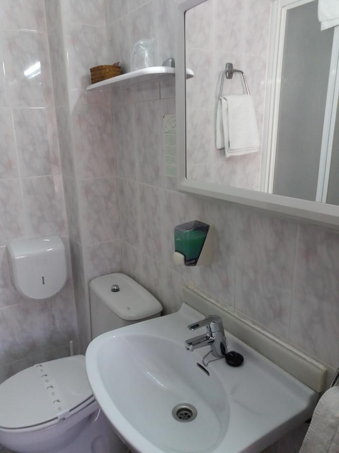 Hostal La Pilarica Paterna Εξωτερικό φωτογραφία