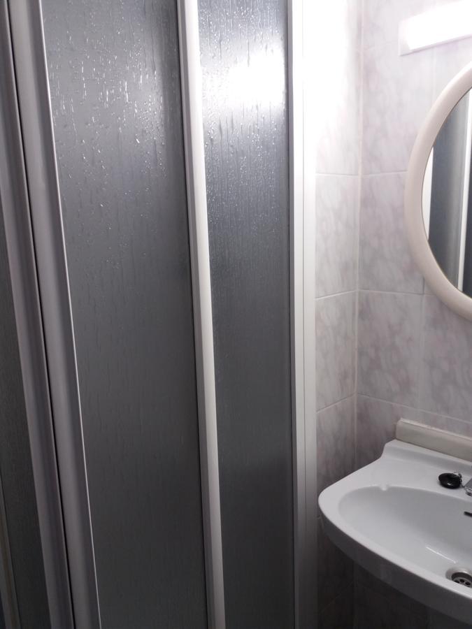Hostal La Pilarica Paterna Εξωτερικό φωτογραφία